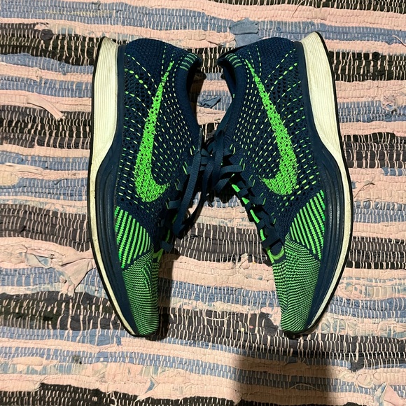 Nike Flyknit Racer - Picture 4 of 5